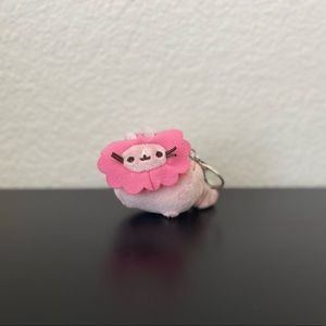 MINI PLUSH KEYCHAIN SURPRISE BOX
